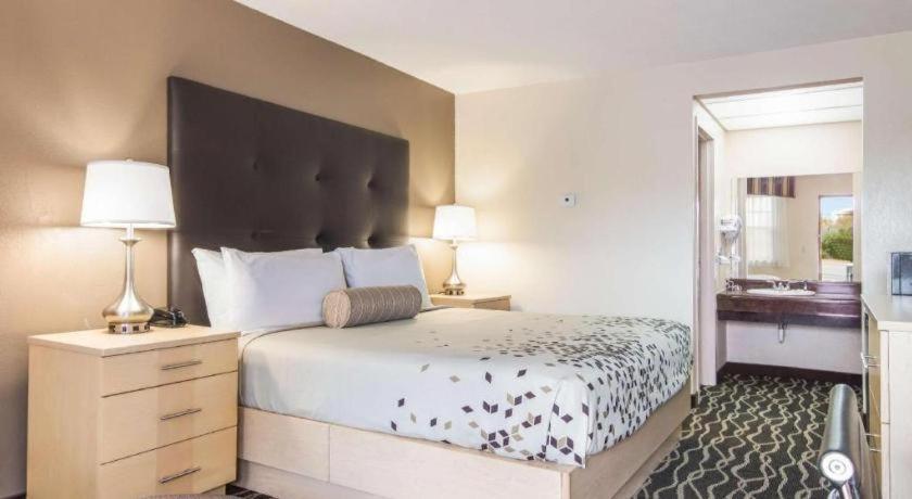 Americas Best Value Inn Alliance Ngoại thất bức ảnh